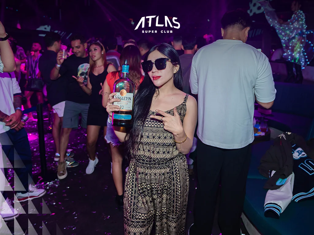 Atlas Super Club offers a diverse range of music, including EDM, house, hip-hop, and live performances by international DJs. EDM nights, hip-hop sessions, live DJ performances.
