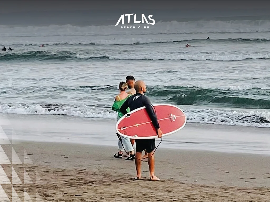 Boracay, Snorkeling in Boracay, Boracay Beaches People walk on the beach