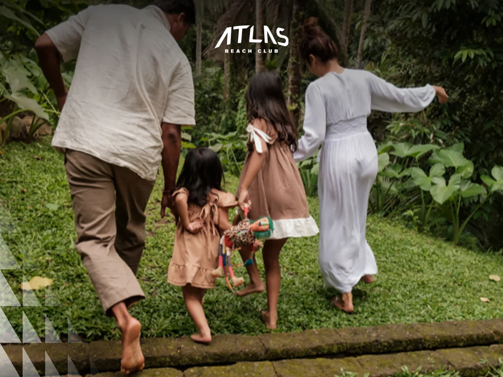 Follow these tips for safe and enjoyable walks, ensuring comfort and protection on Bali’s stunning nature trails. Comfortable walking gear, hydration essentials, sunny tropical trail.