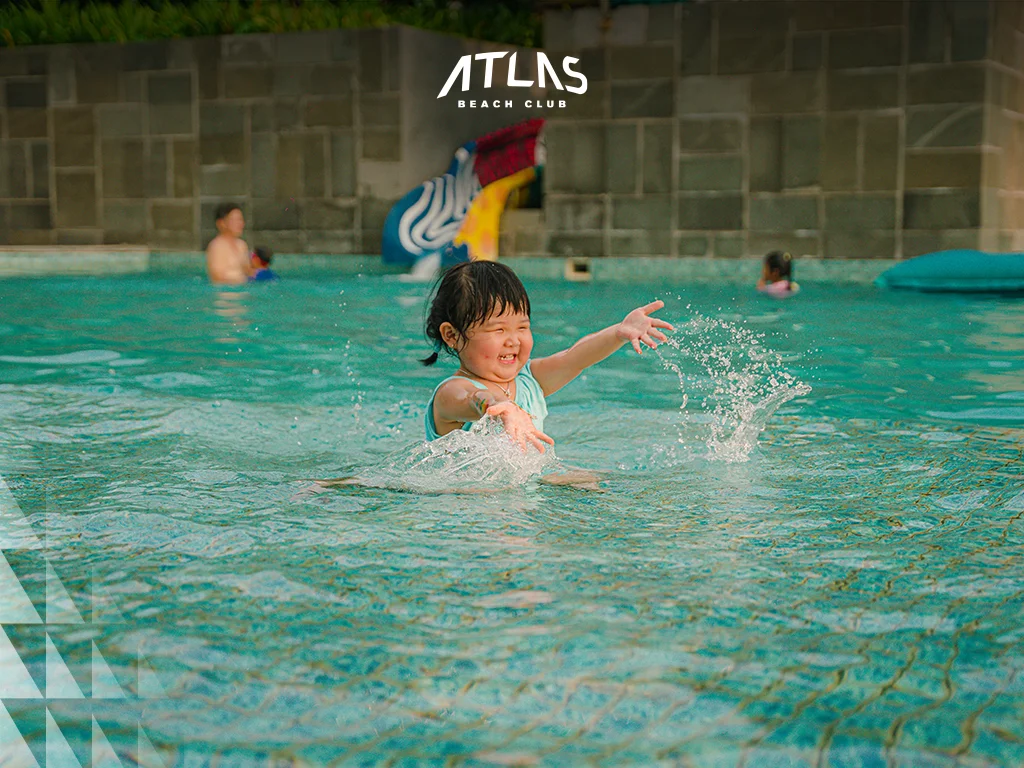 Atlas Beach Club, Children in Atlas Beach Club, Family Friendly Beach Club