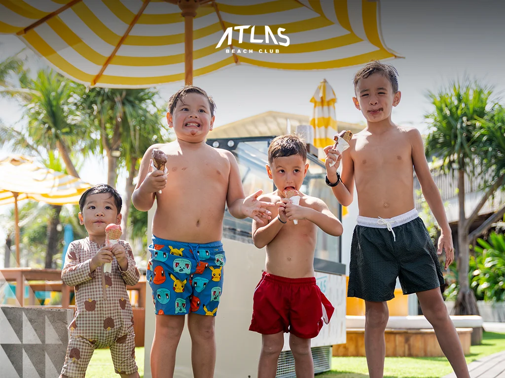 Atlas Beach Club Kids Friendly, Kids in Atlas Beach Club, Kids with Ice Cream Kids in Atlas Beach Club